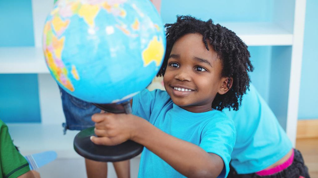 World Globe Mounting Styles: How to Choose a Globe’s Meridian