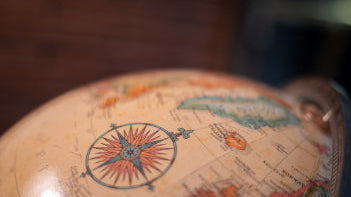 Maps vs Globes: Key Differences